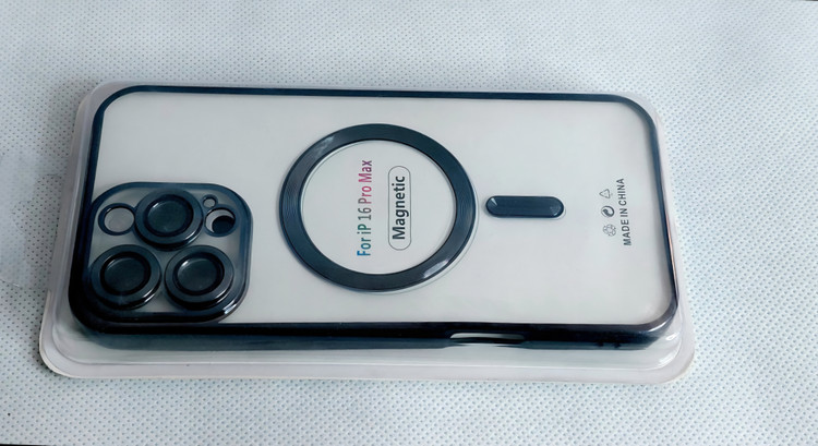 کاور مگسیف دار مدل magnetic رنگ مشکی مناسب برای گوشی موبایل اپل iPhone 16pro max