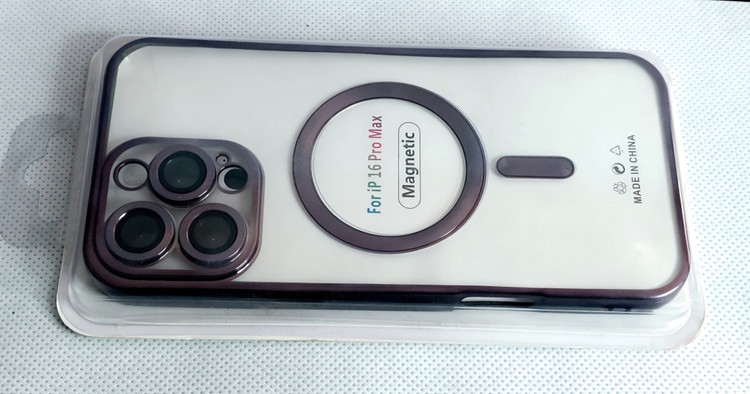 کاور مگسیف دار مدل magnetic رنگ بنفش مناسب برای گوشی موبایل اپل iPhone 16pro max