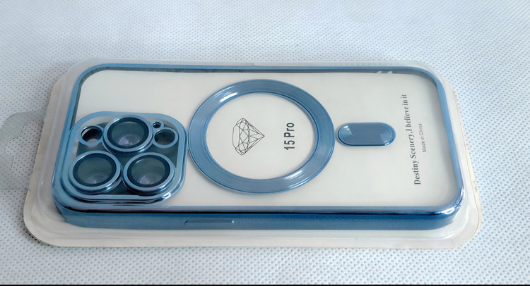 قاب مگسیف دار مدل magnetic رنگ آبی مناسب برای گوشی موبایل iPhone 15 pro
