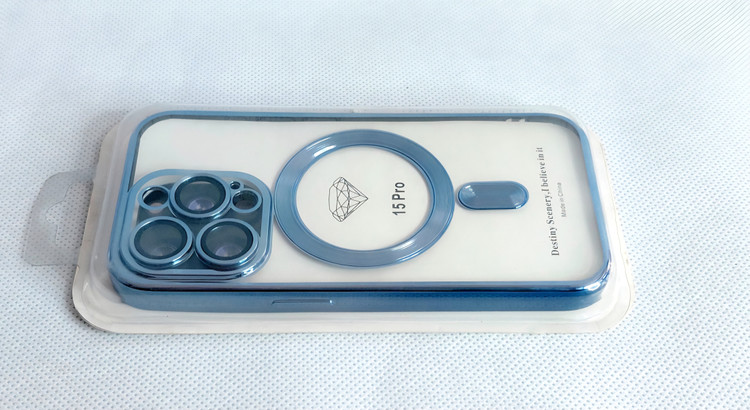 قاب مگسیف دار مدل magnetic رنگ آبی مناسب برای گوشی موبایل iPhone 15 pro