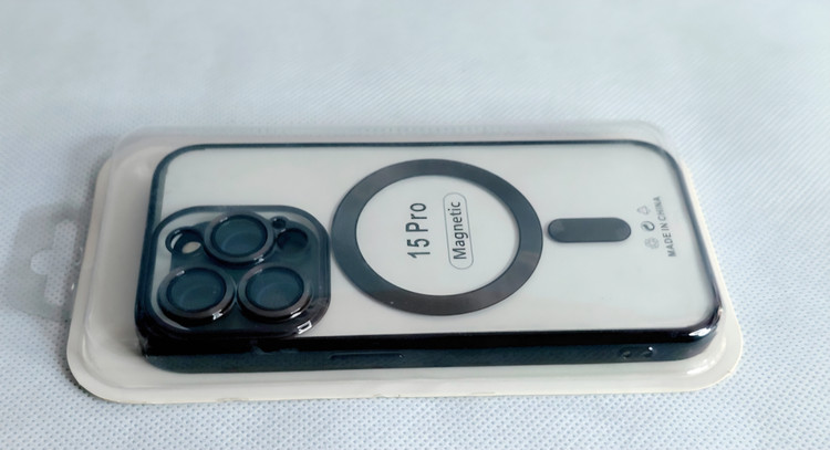 قاب مگسیف دار مدل magnetic رنگ مشکی مناسب برای گوشی موبایل iPhone 15 pro