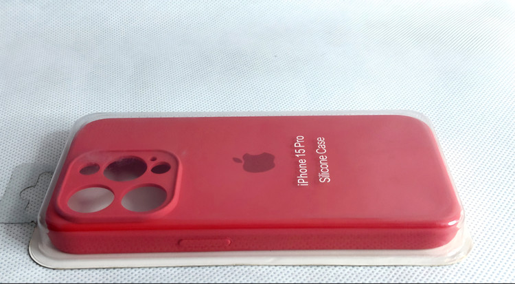قاب سیلیکون ارجینال رنگ قرمز مناسب برای گوشی موبایل iPhone 15 pro