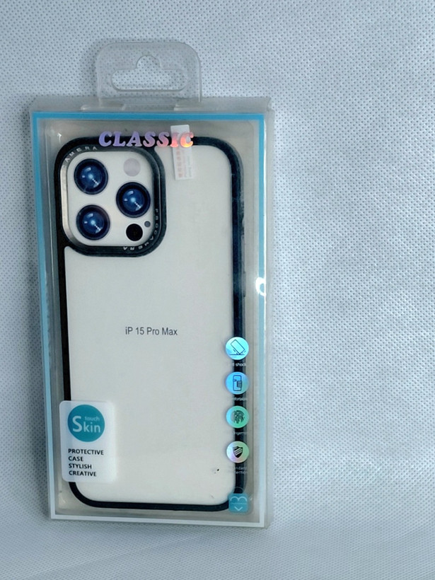 قاب شفاف کربنی مدل touch skinمناسب گوشی iPhone 15 pro max رنگ مشکی